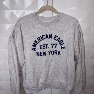 American Eagle Light Gray Crewneck Sweatshirt with Navy Logo🩶💙